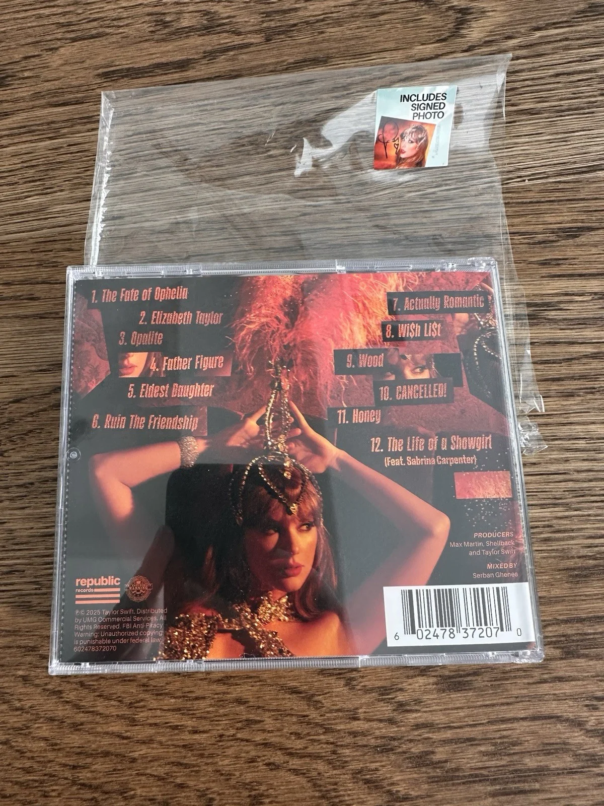 LONG Taylor Swift Signed The Life of a Showgirl CD Album Photo 1 Autographed, изображение 3