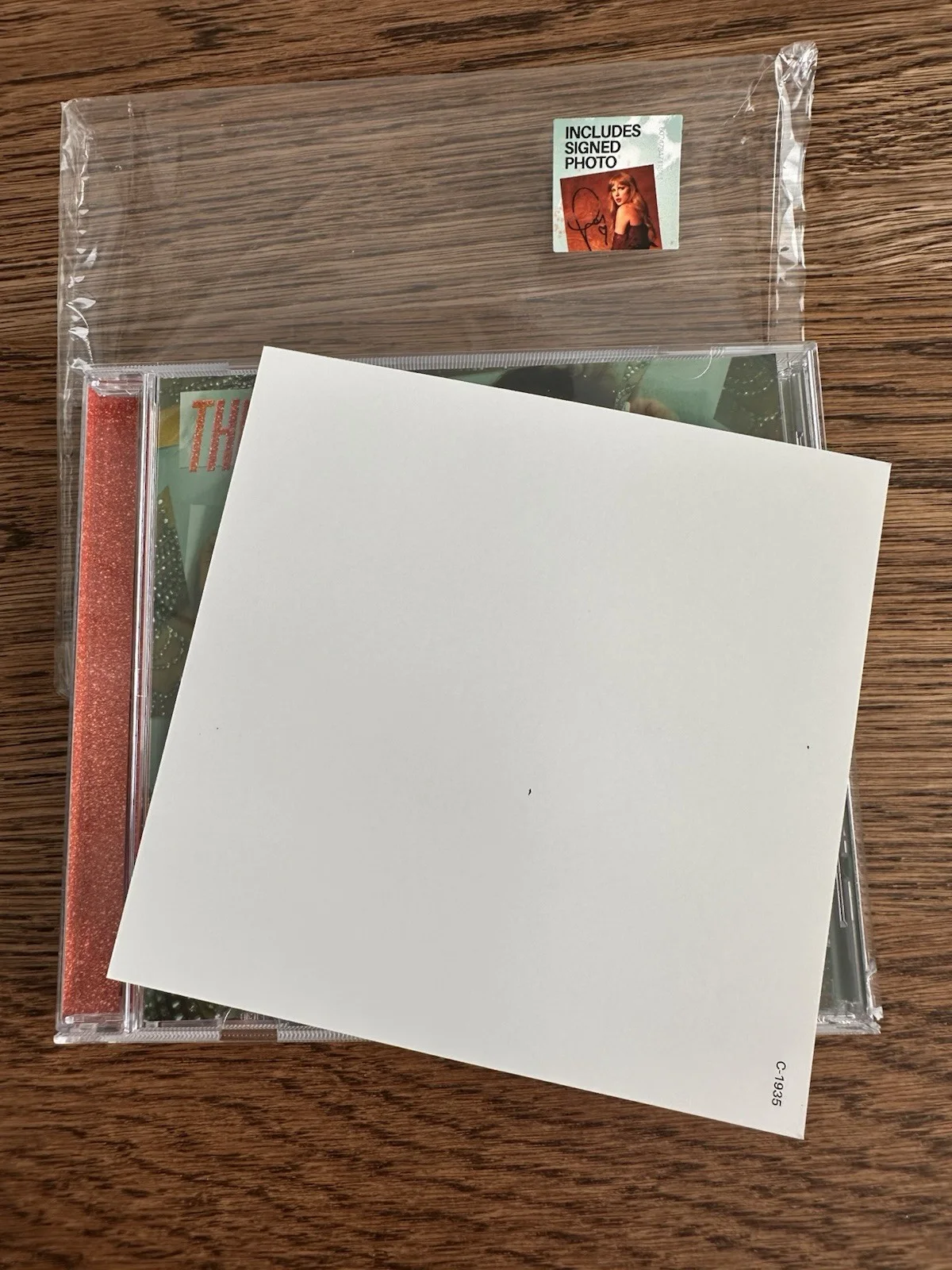 Rare Taylor Swift The Life Of A Showgirl Cd Photo 3 - Teardrop Signature!, изображение 3
