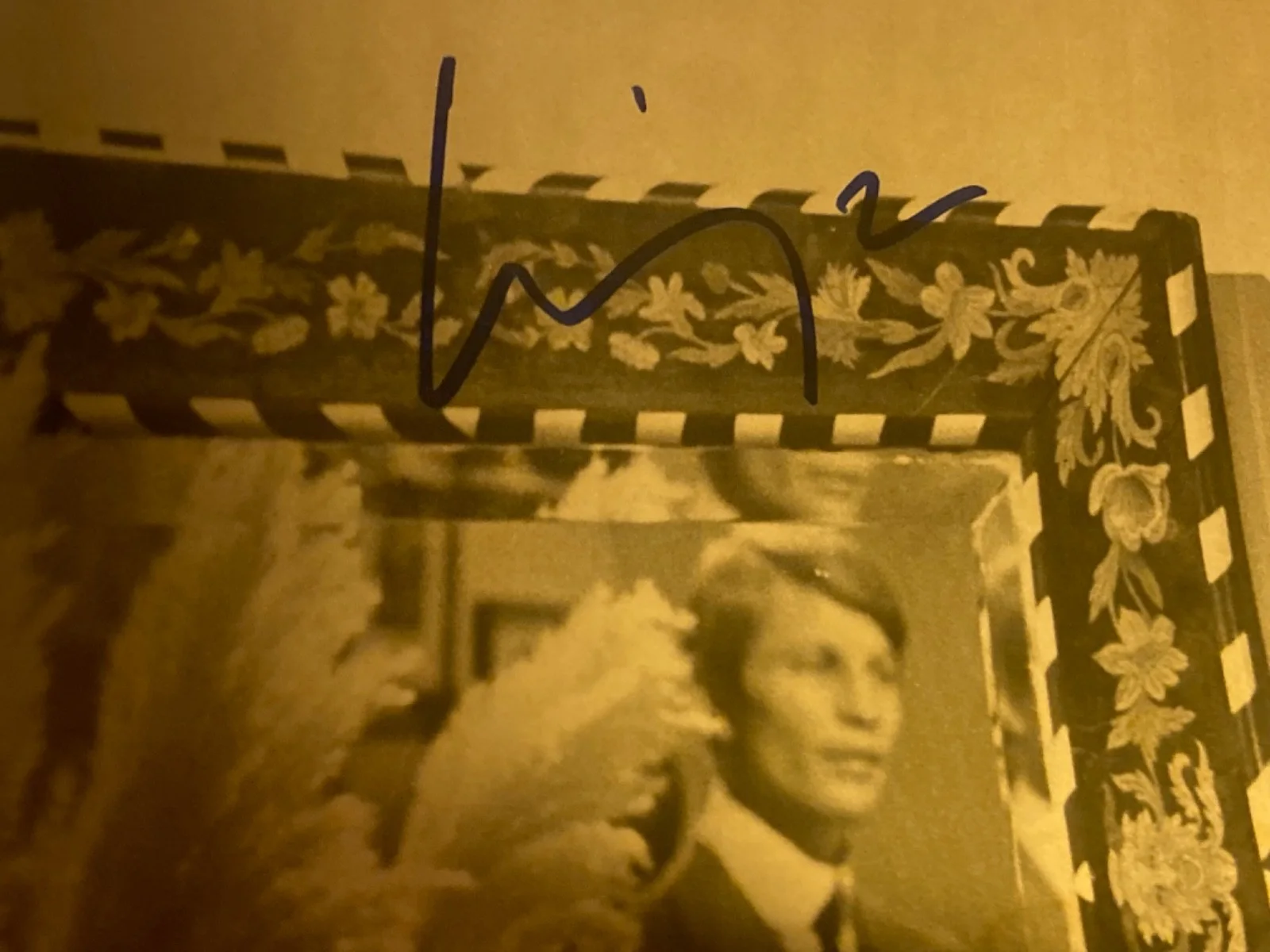 Hand SIGNED Michael York 10x8 'Zeppelin' Press Photo w/ Elke Sommer, изображение 4