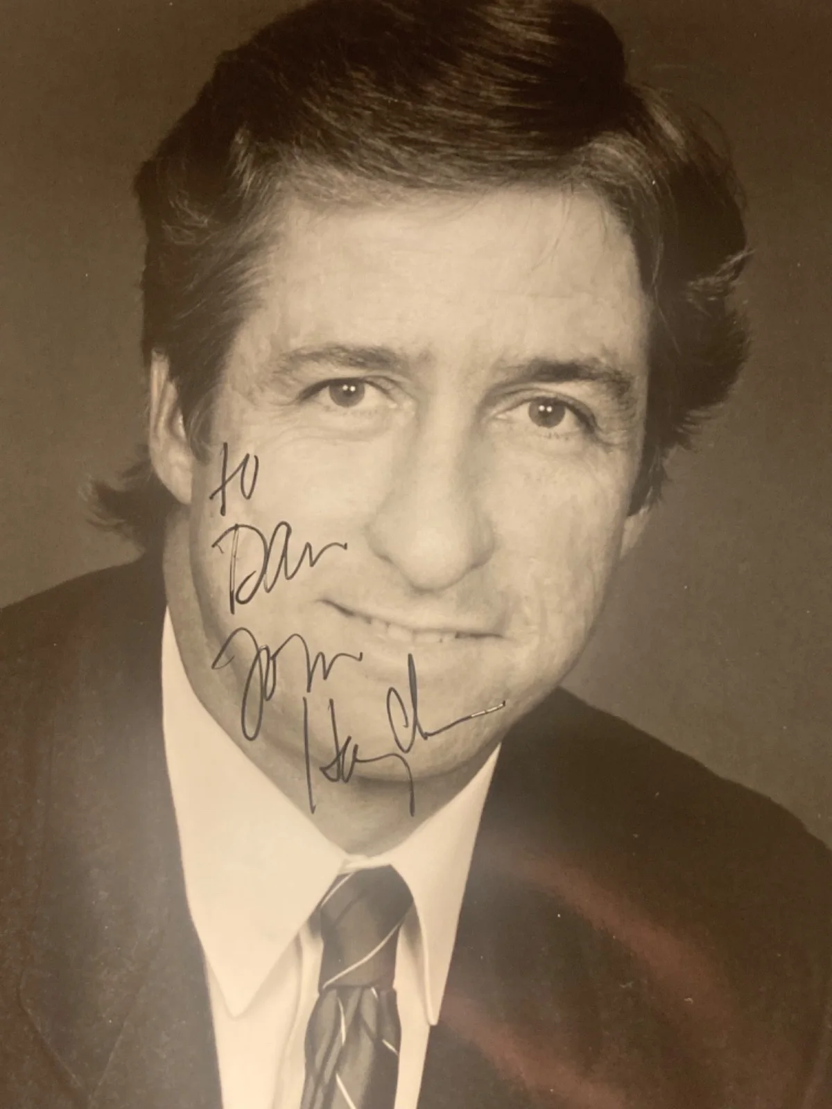 Hand SIGNED Tom Hayden 8x10 Vintage Photo - California Senator 23rd District,, image 3