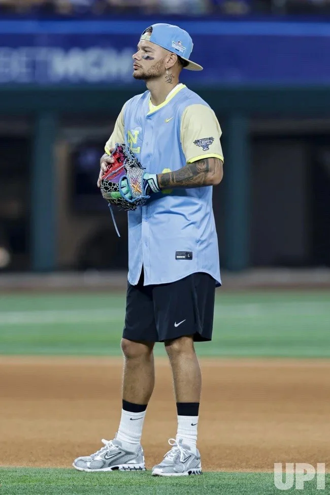 Kane Brown Singer Signed “Game Worn” Celebrity Softball Hat 2024 MLB ASG Texas, изображение 5