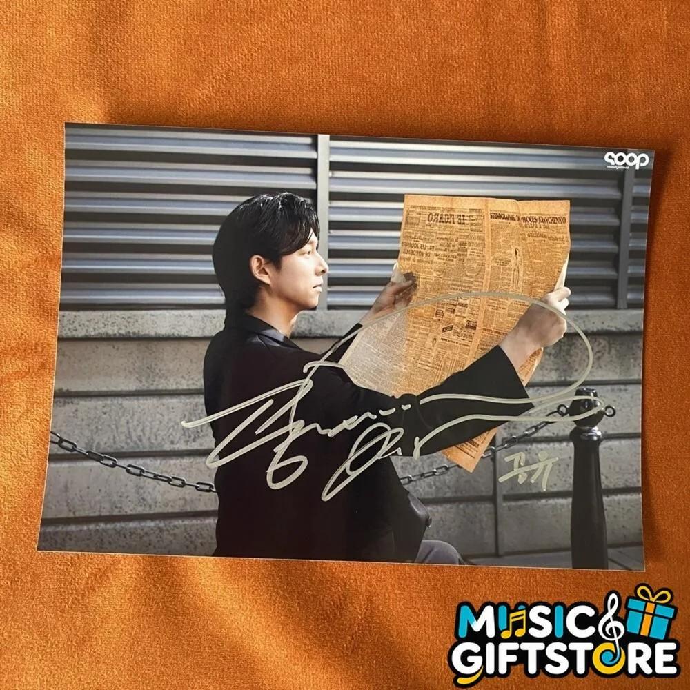 Gong Yoo Autographed Signed Photo 4*6 K-POP Collection GIFTS rare 2025B #MUGS, изображение 3