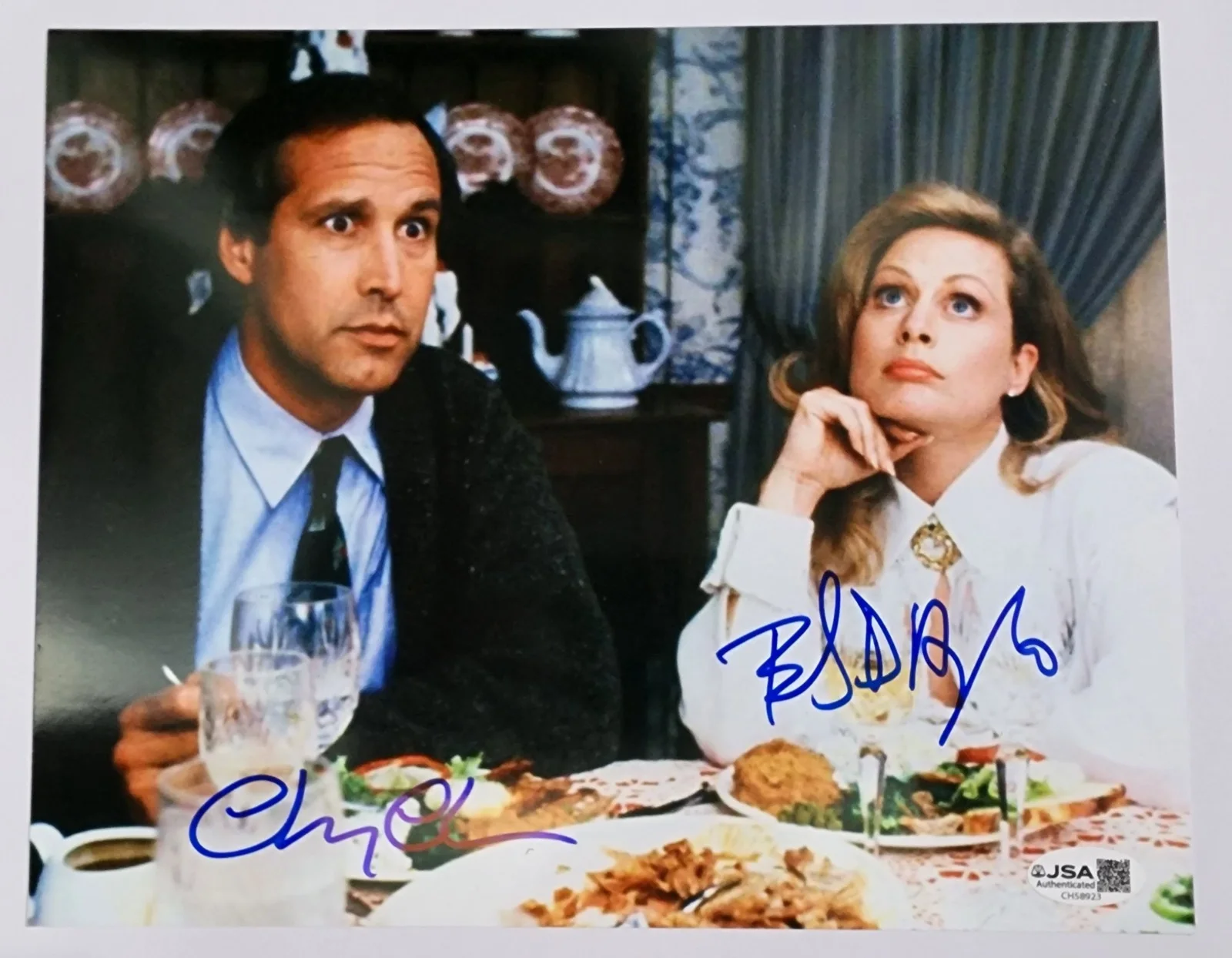 Chevy Chase, Beverly D'Angelo — CHEVY CHASE & BEVERLY D'ANGELO Dual Signed 8x10 Photo Christmas Vacation JSA