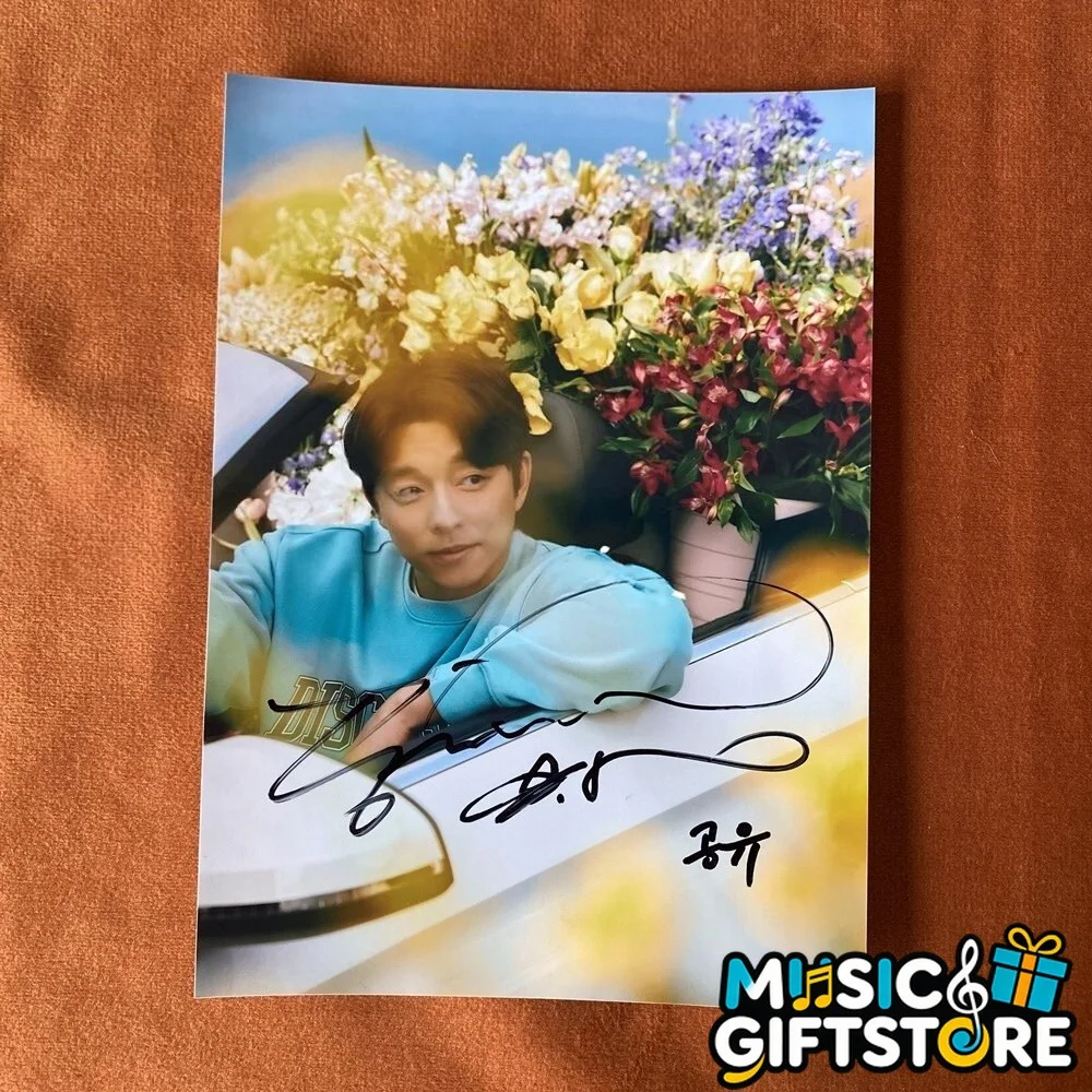 Gong Yoo Autographed Signed Photo 4*6 K-POP Collection GIFTS rare 2025C #MUGS, изображение 3
