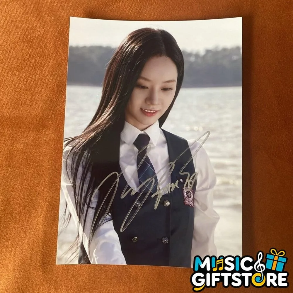 Friendly Rivalry Lee Hye-ri Autographed Signed Photo K-POP Collection 2025A #MUG, изображение 3