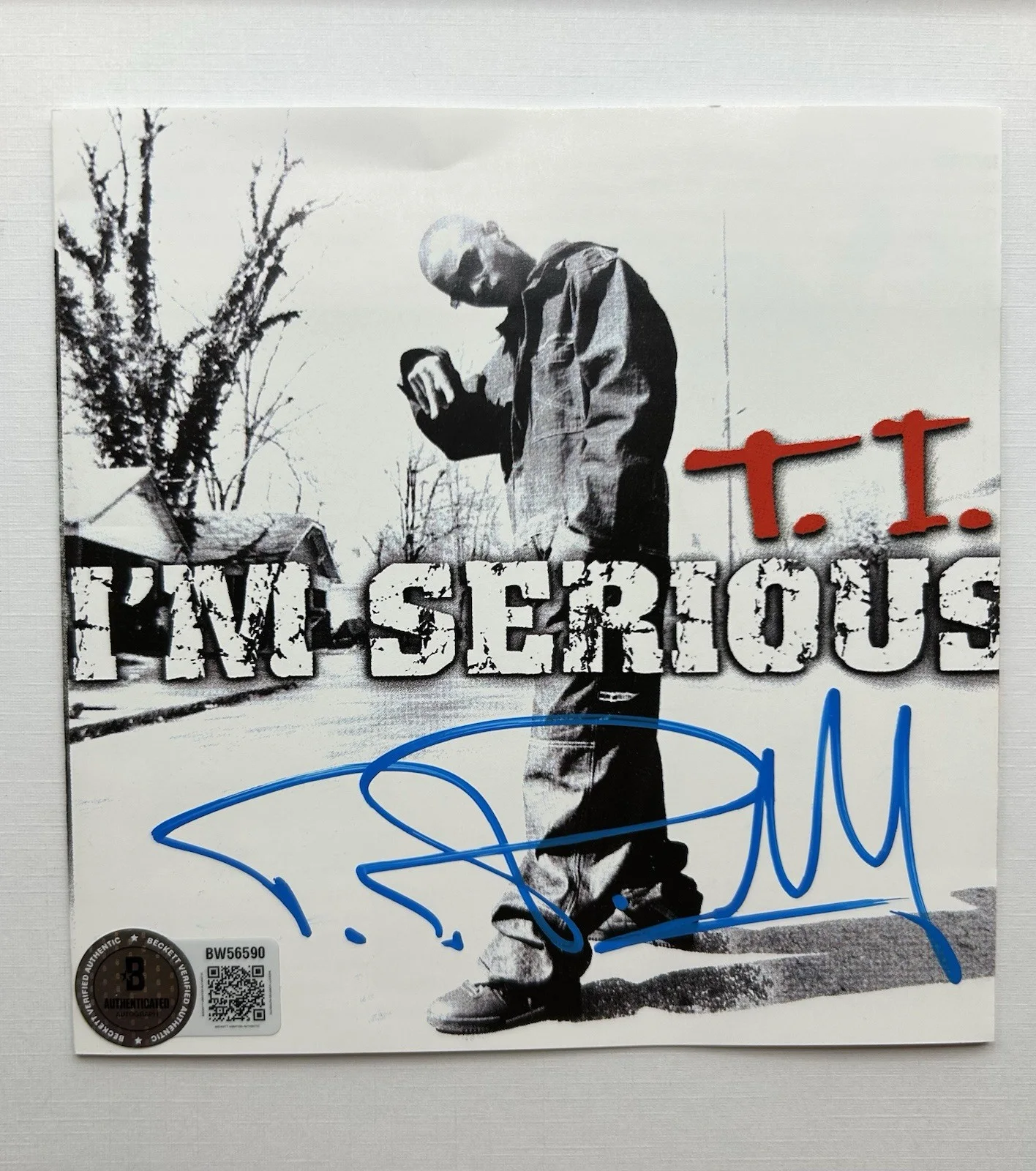 T.I. SIGNED “IM SERIOUS” FRAMED CD RAPPER HIP HOP LEGEND ICON RARE - BECKETT COA, image 3