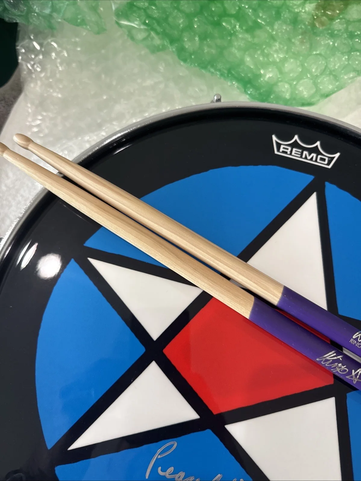 Ringo Starr Signed Snare Drum , Drumsticks, 45 Rpm Record ,card Package Beatles, изображение 4