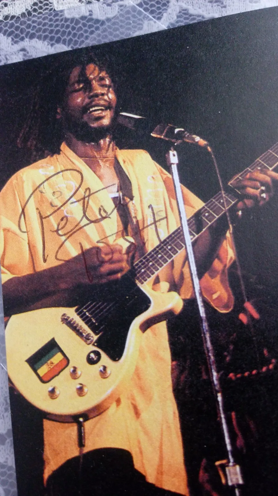 HAND SIGNED PETER TOSH AUTOGRAPHED RARE PHOTO PIC JAMAICAN REGGAE MUSICIAN HTF, изображение 2