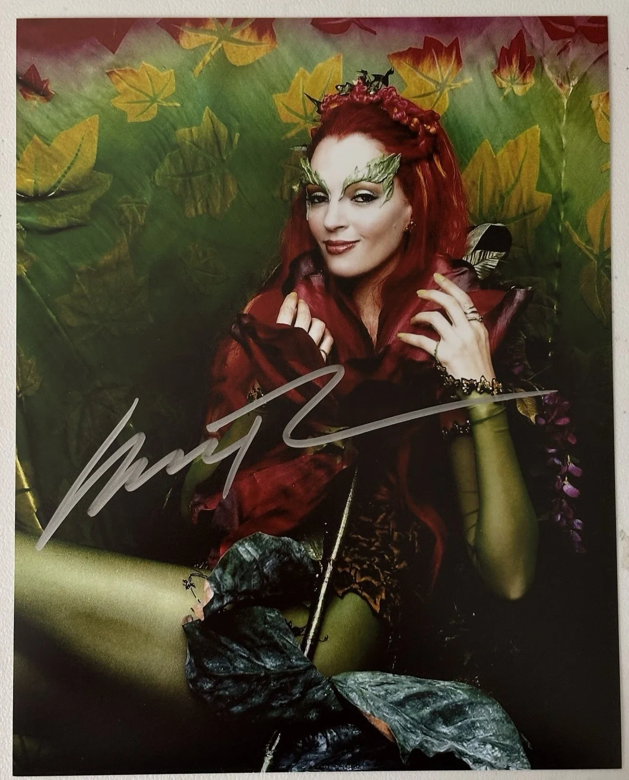 Uma Thurman — Uma Thurman Signed Photo, 8x10 with COA, Batman, Poison Ivy