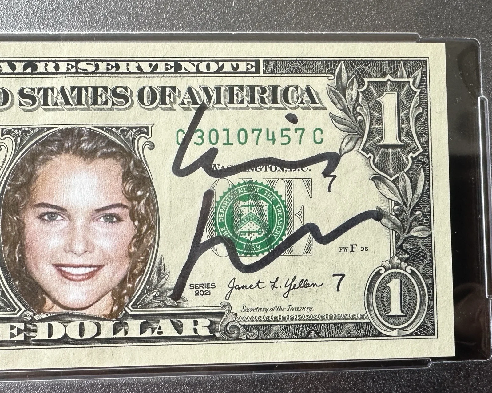 KERI RUSSELL Signed $1 One Dollar Bill Currency PSA/DNA AUTO 1/1, изображение 2