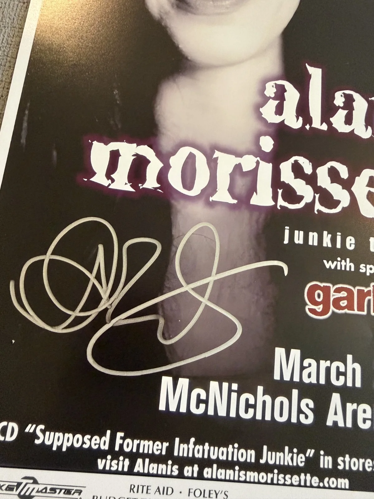 ALANIS MORISETTE signed autographed 11x17 with Authentication - Free Shipping, image 2