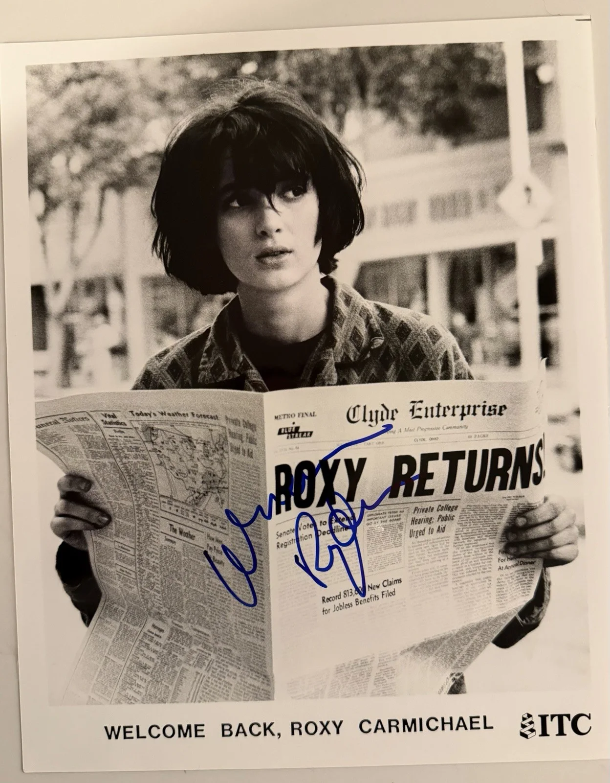 Winona Ryder — 1994 Winona Ryder Signed Roxy Carmichael 8x10 + Arquette Photo Orig Owner COA