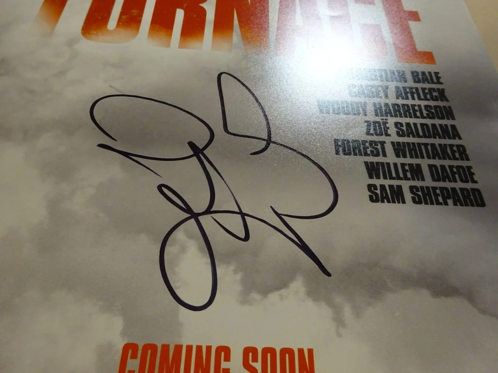 Zoe Saldana — Signed Zoe Saldana Autographed 11"x17" Out Of The Furnace Photo Beckett BAS COA, изображение 4