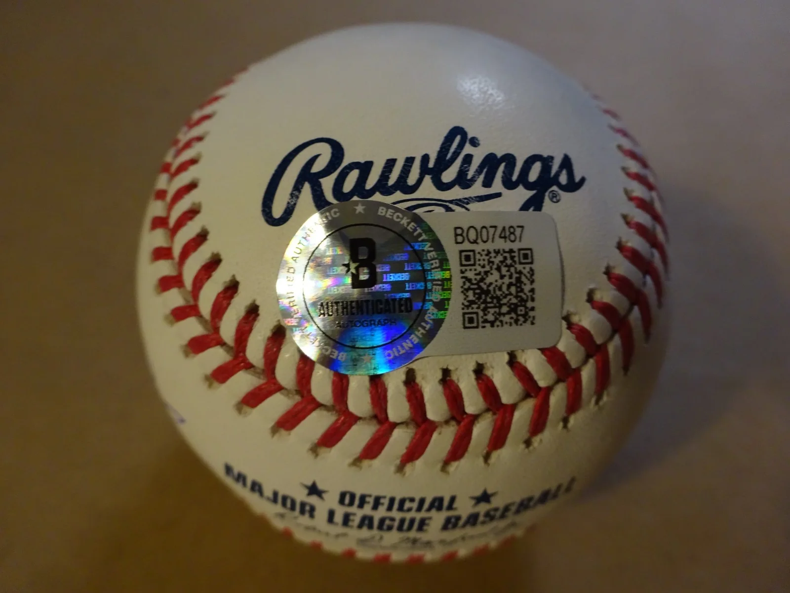 Rachel Brosnahan — Autographed Rachel Brosnahan Signed Mrs. Maisel Baseball Beckett BAS COA, image 5