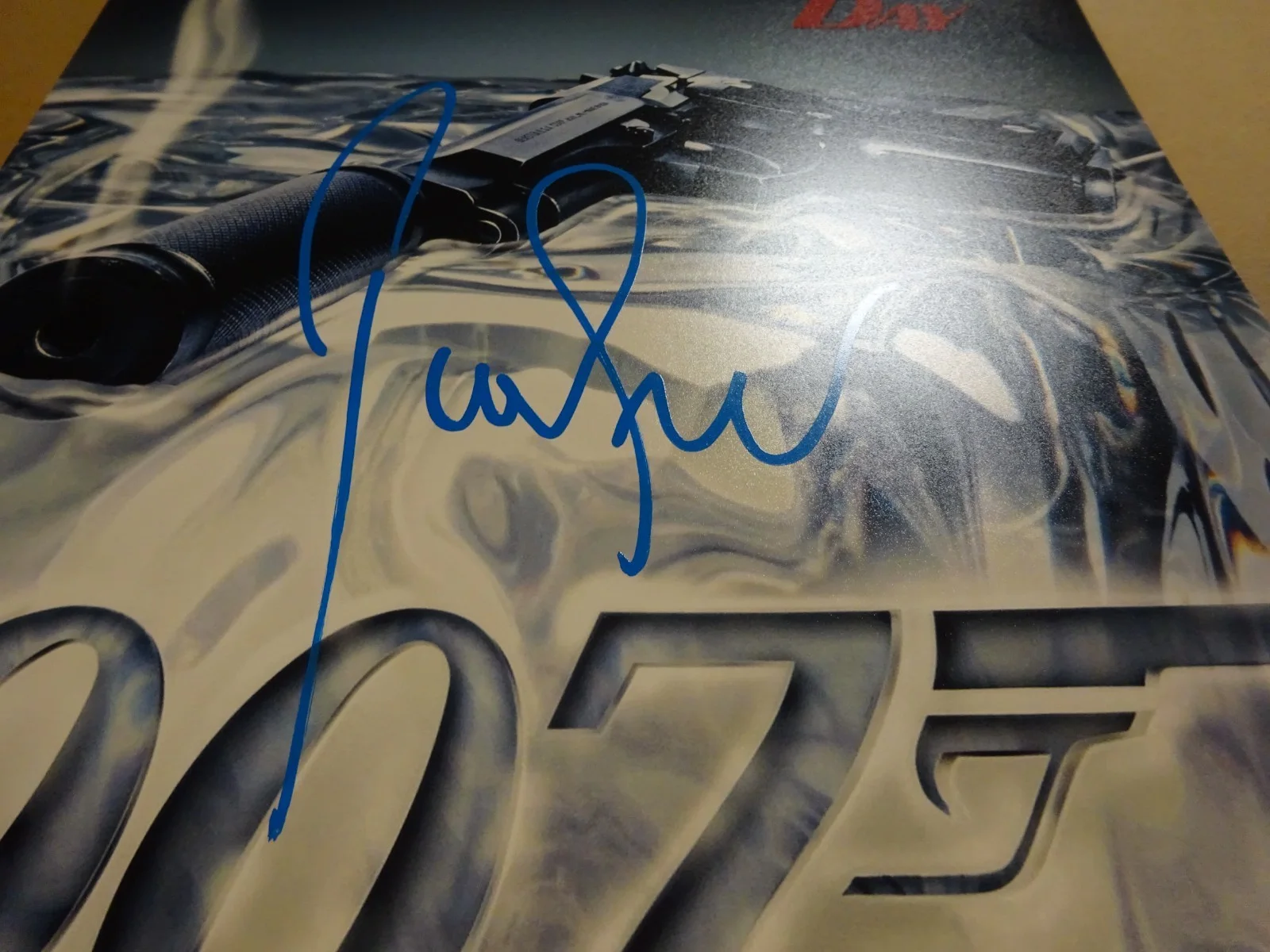 Pierce Brosnan — Signed Pierce Brosnan Autographed 007 Die Another Day 11"X17" Photo BAS COA, изображение 4