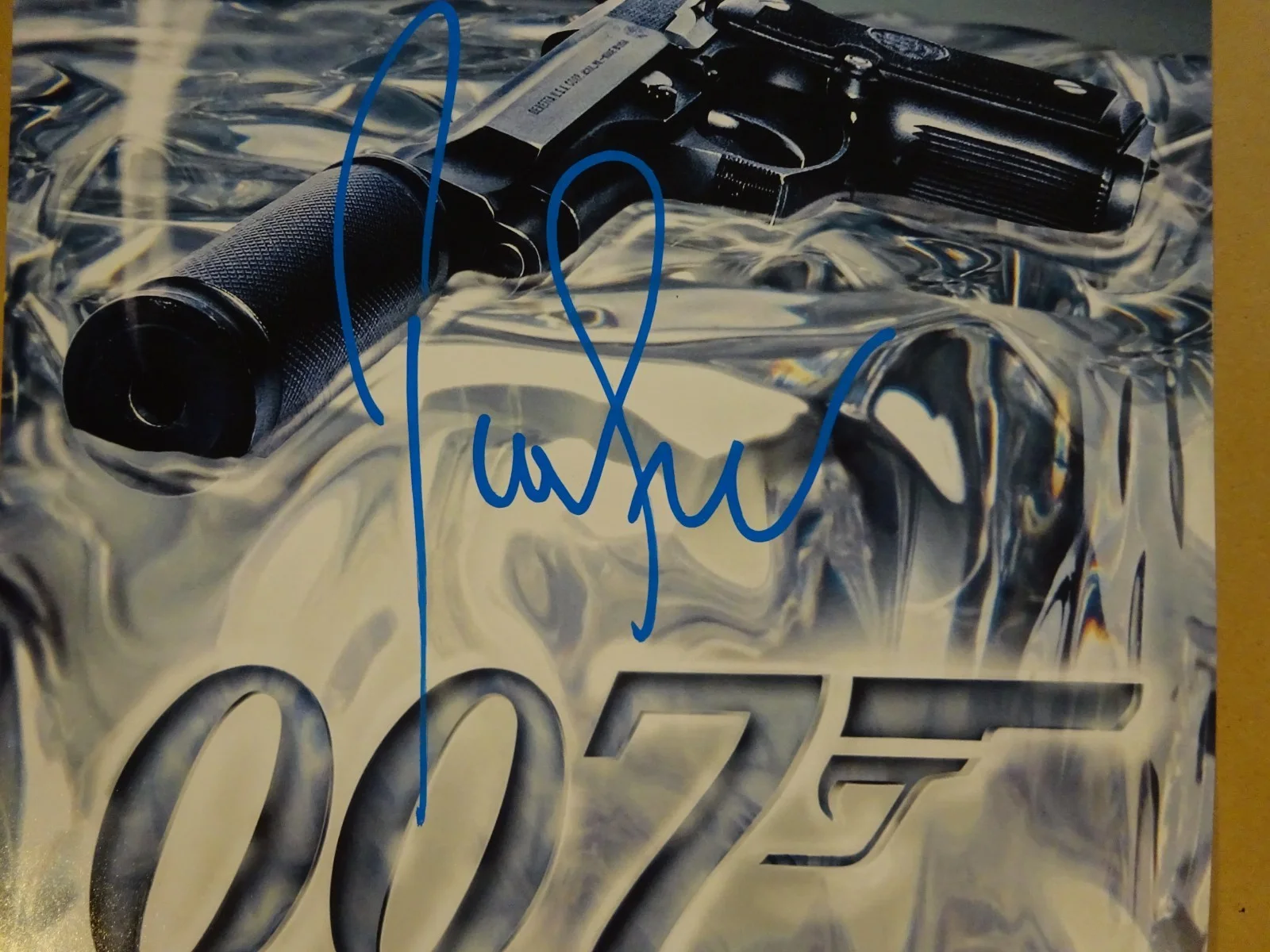 Pierce Brosnan — Signed Pierce Brosnan Autographed 007 Die Another Day 11"X17" Photo BAS COA, изображение 5