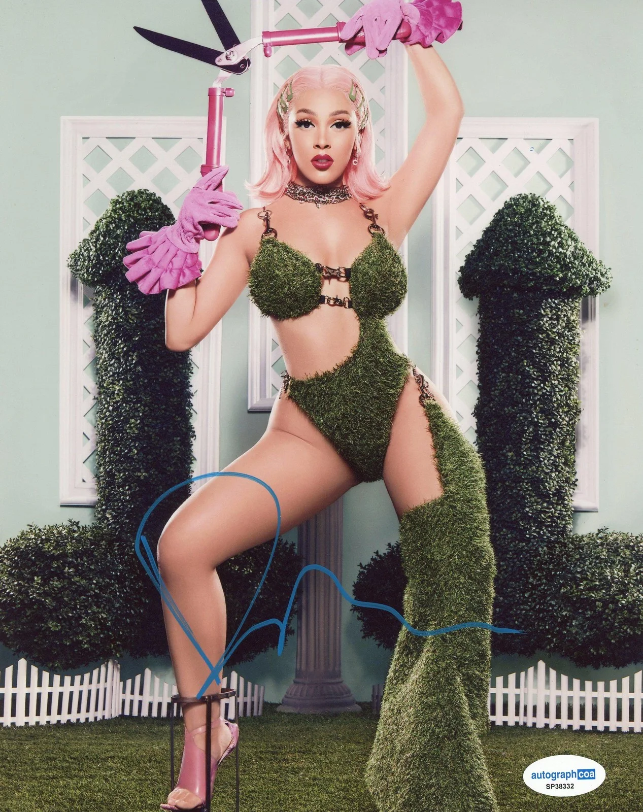 Doja Cat — Doja Cat "Queen of Pop-Rap" AUTOGRAPH Signed Autographed 8x10 Photo ACOA, image 2