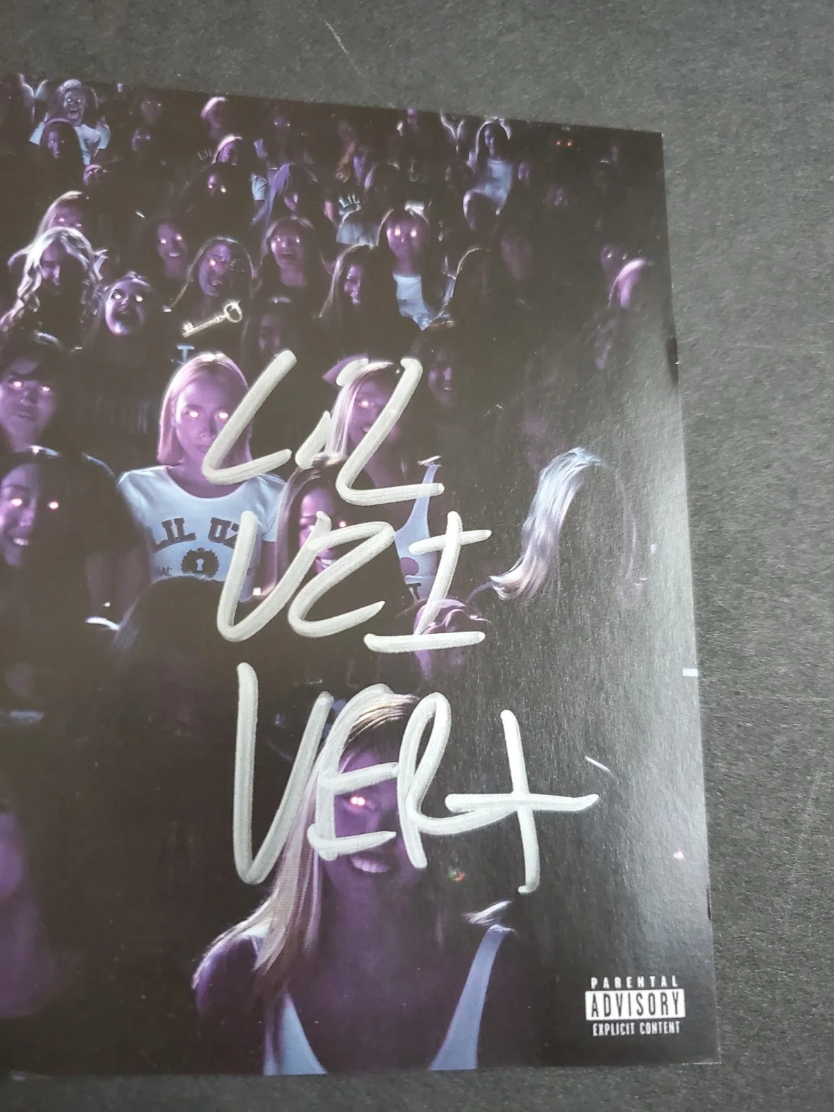 Lil Uzi Vert Signed Eternal Atake 2 CD + Bonus Uzi Keychain, изображение 3
