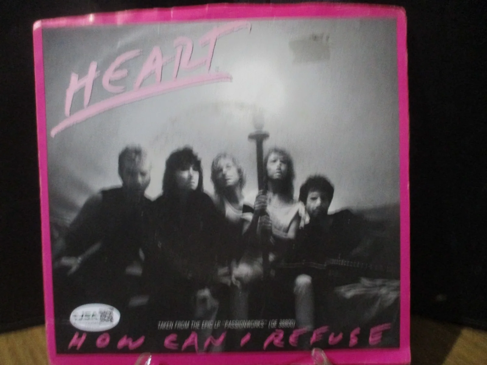 HEART JSA CERTIFIED AUTHENTIC AUTOGRAPHED/SIGNED VINYL 45 ANN & NANCY WILSON, image 3