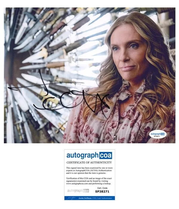 Toni Collette — Toni Collette "Knives Out" AUTOGRAPH Signed 'Joni Thrombey' 8x10 Photo ACOA