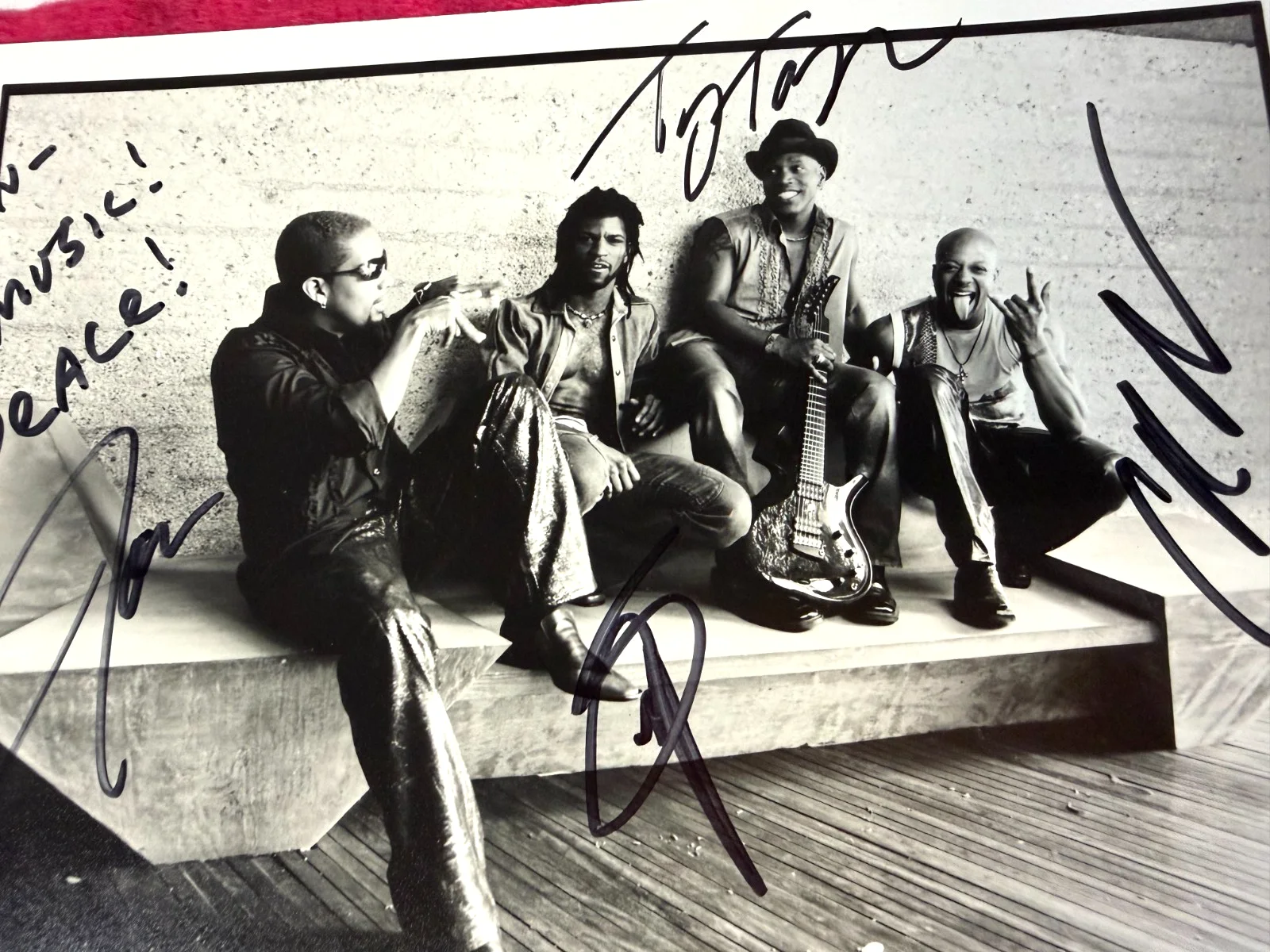 RARE ELEKTRA Records Press Photo Hand Signed by DAKOTA MOON Autographed, изображение 4