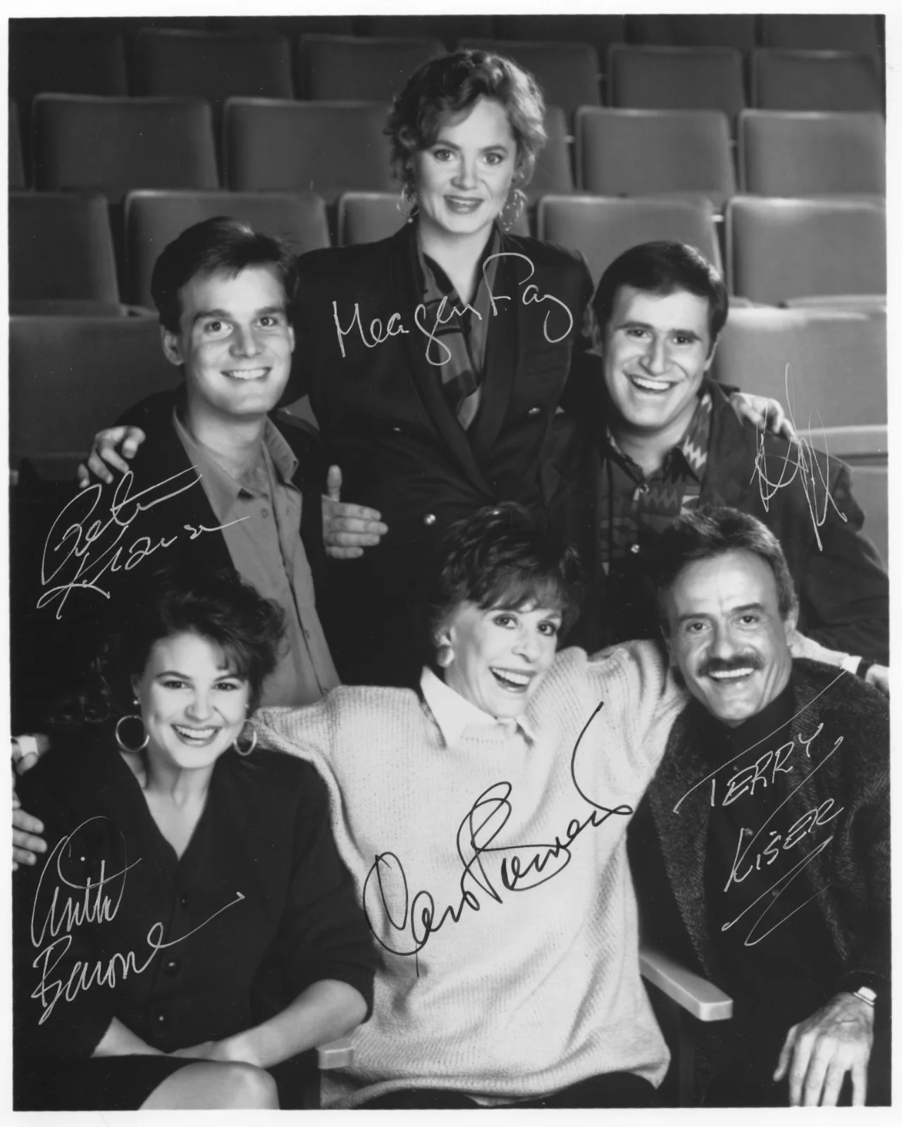 Carol Burnett — Carol Burnett 'Carol and Company' Cast Signed Photo 1990