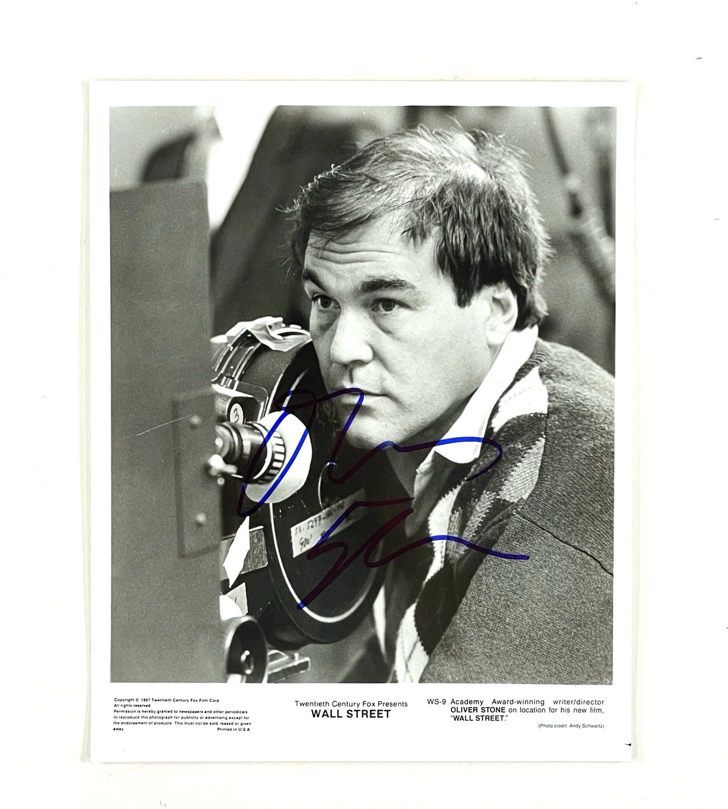 Oliver Stone — Oliver Stone Autographed Wall Street Promo 8x10 Press Photo Signed Director ACOA, изображение 3