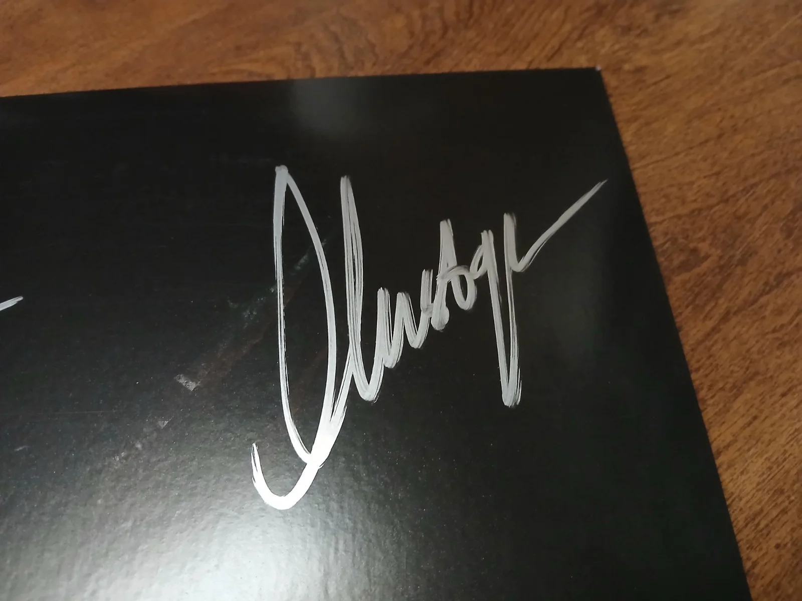 Orbit Culture autographed Descent Album with 4 signatures, изображение 5