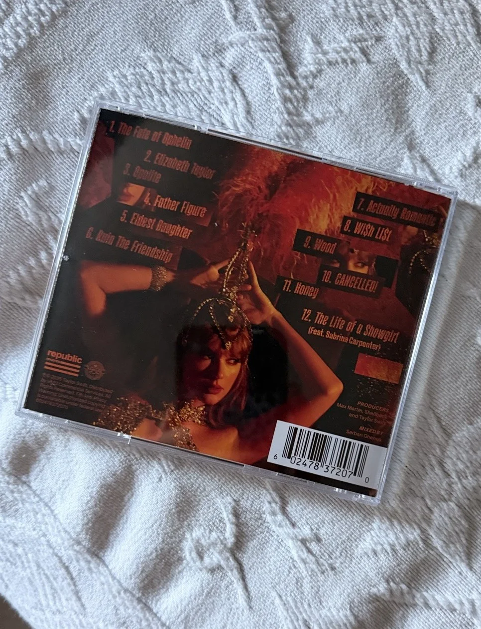 The Life of a Showgirl Taylor Swift Original Autographed CD & Booklet, изображение 3