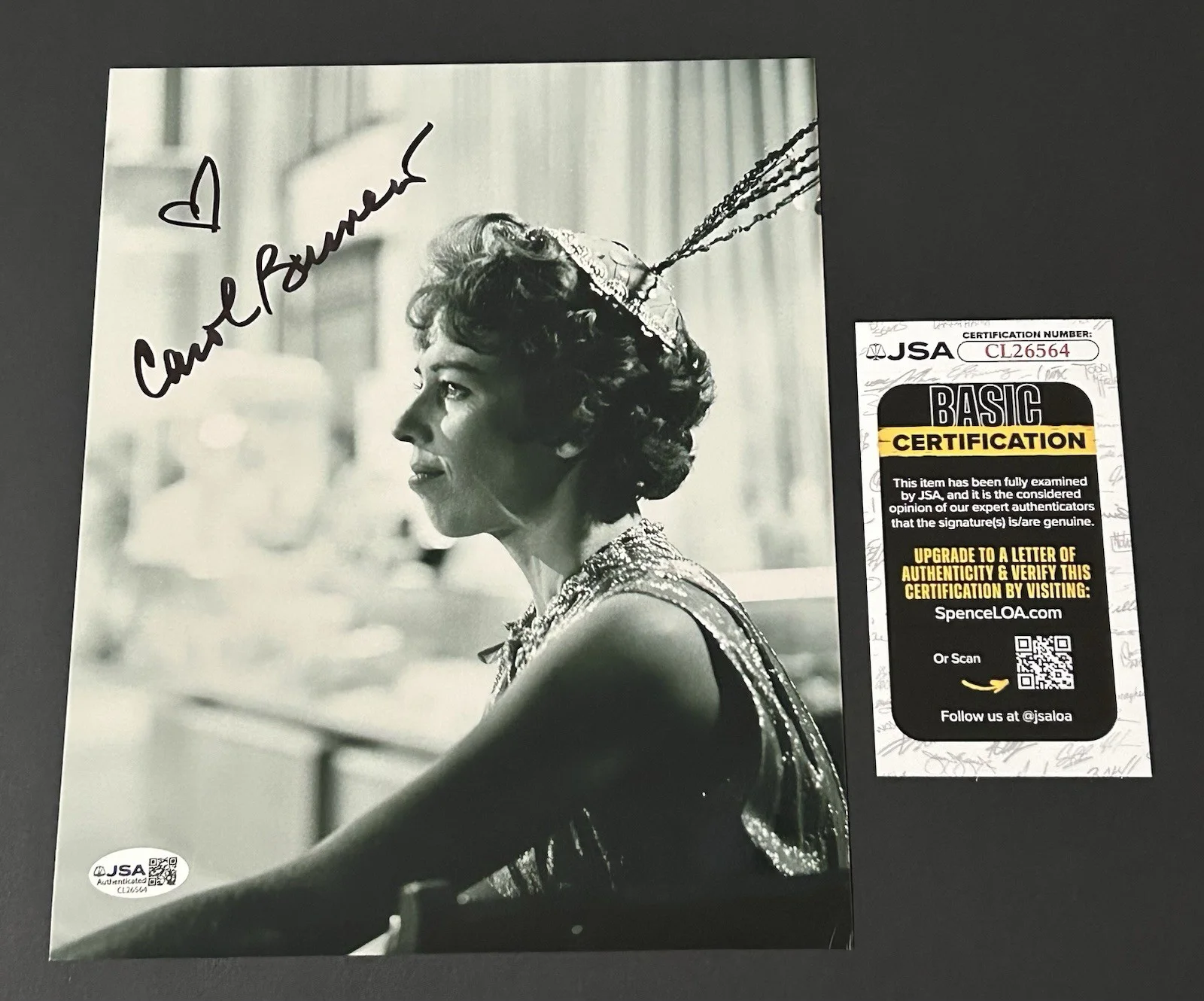 Carol Burnett — CAROL BURNETT Posed SIGNED/AUTOGRAPHED 8X10 Photo *JSA* Legendary COMEDIAN