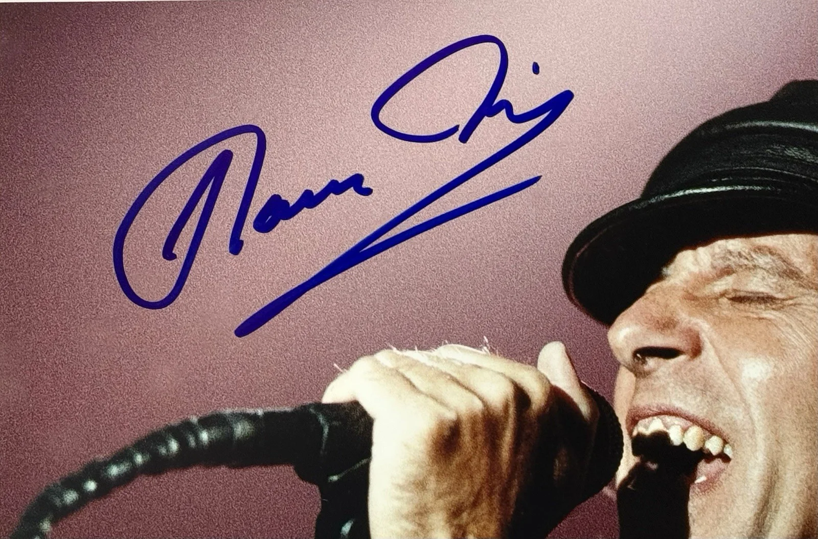 Klaus Meine signed Photo Scorpions in concert 8x10 inch beckett coa, изображение 2