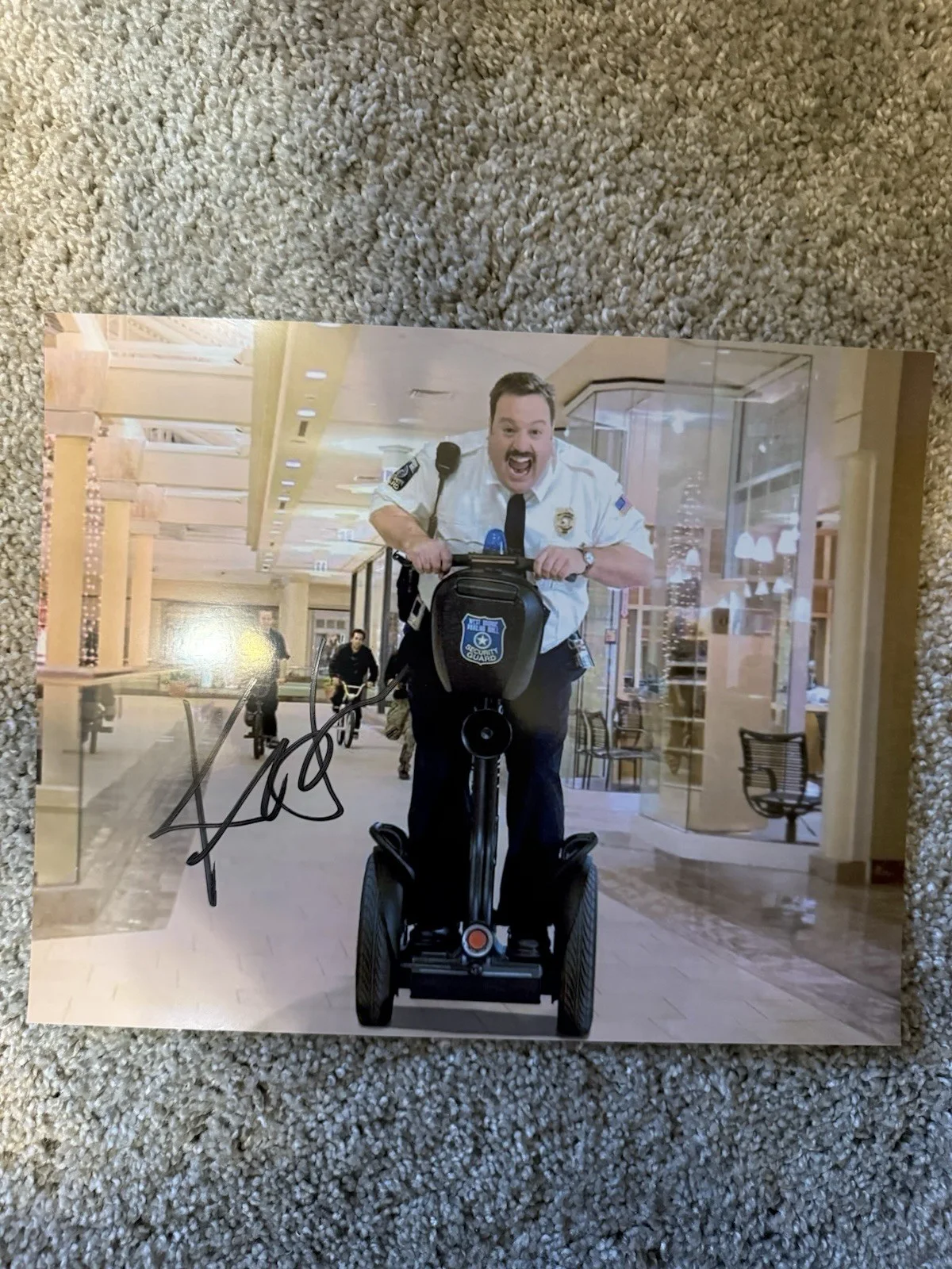 Kevin James — Kevin James Signed 8x10 Photo W/COA