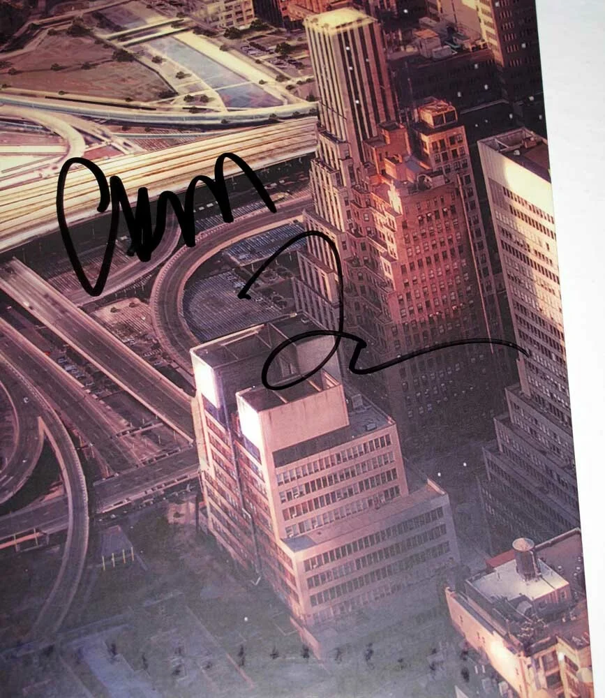 FOO FIGHTERS — Taylor Hawkins +3 signed FOO FIGHTERS "SONIC HIGHWAYS" Vinyl Album a COA, изображение 3