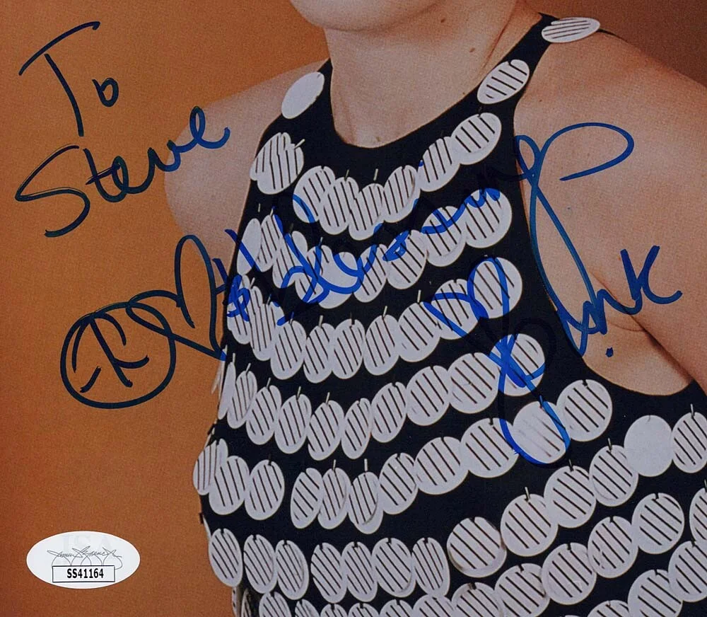PINK - ALECIA MOORE — Singer PINK signed 8x10 Photo AUTOGRAPHED Alecia Moore RARE Inscription JSA COA, image 3
