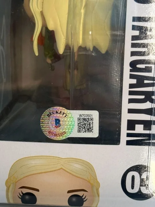 Emilia Clarke — Emilia Clarke Signed Game of Thrones Daenerys Funko Pop #03 Beckett Witnessed, изображение 3
