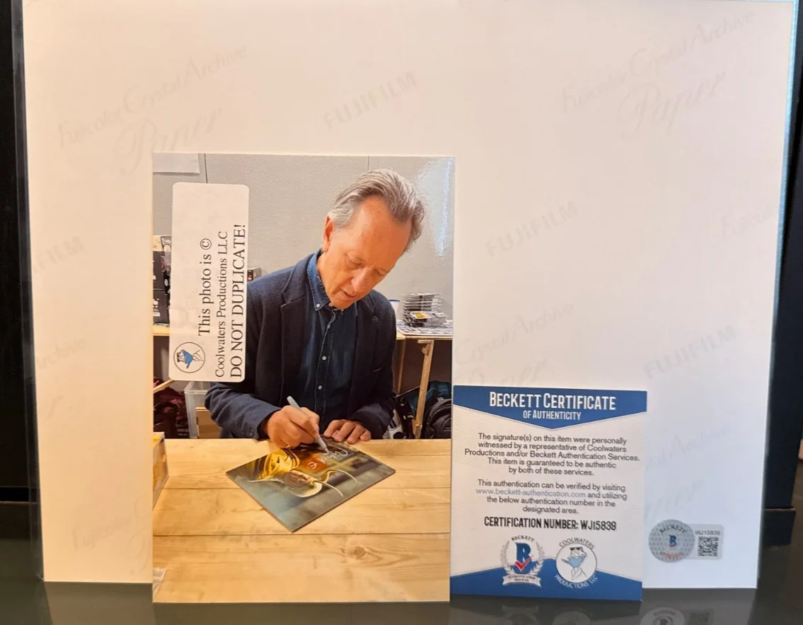 RICHARD E. GRANT — Marvel Loki Richard E. Grant as Classic Loki Autographed 8x10 photo (Beckett), image 2