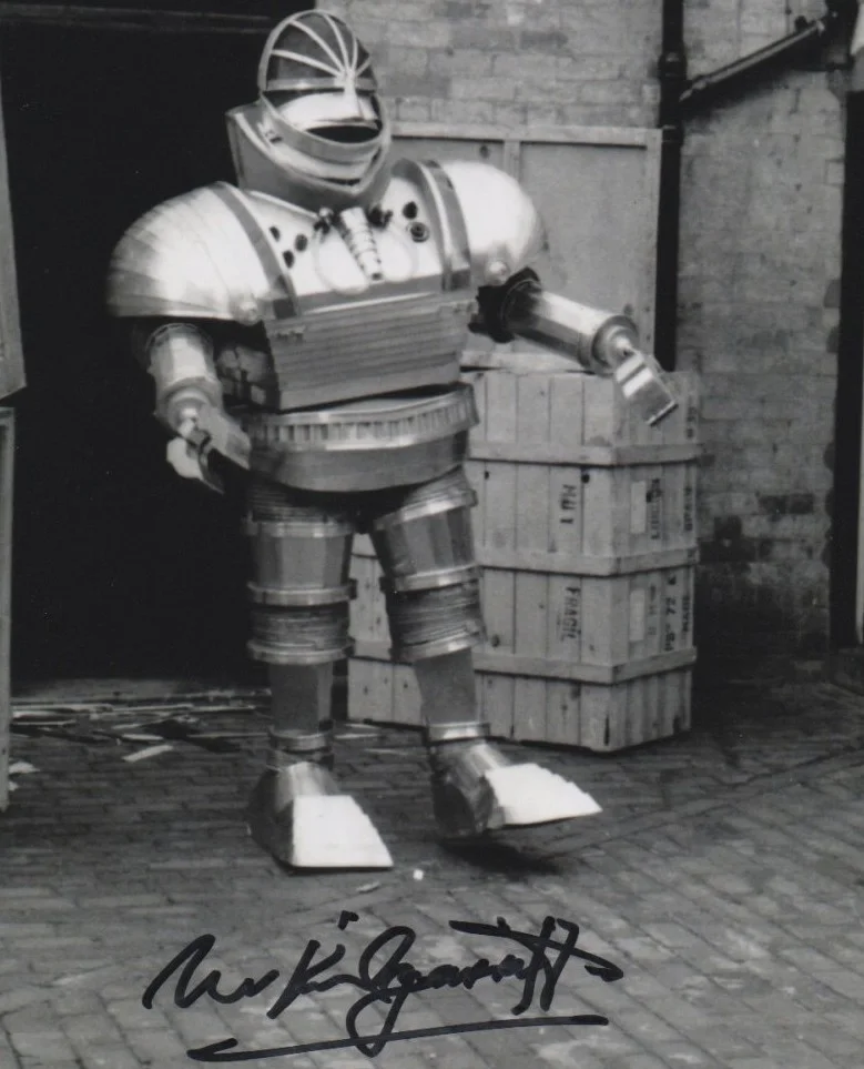 MICHAEL KILGARRIFF signed DOCTOR WHO 8x10 w/ uacc rd coa K1 ROBOT FANTASTIC SHOT, изображение 2