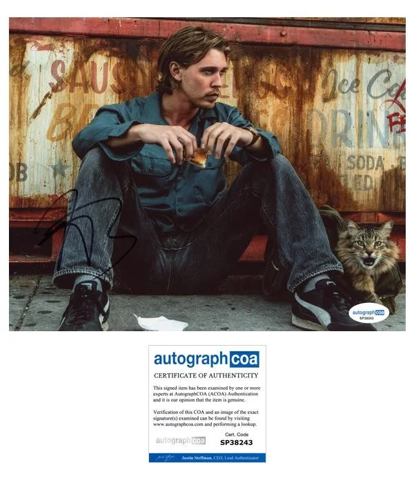 Austin Butler — Austin Butler "Caught Stealing" AUTOGRAPH Signed 'Hank Thompson' 8x10 Photo ACOA