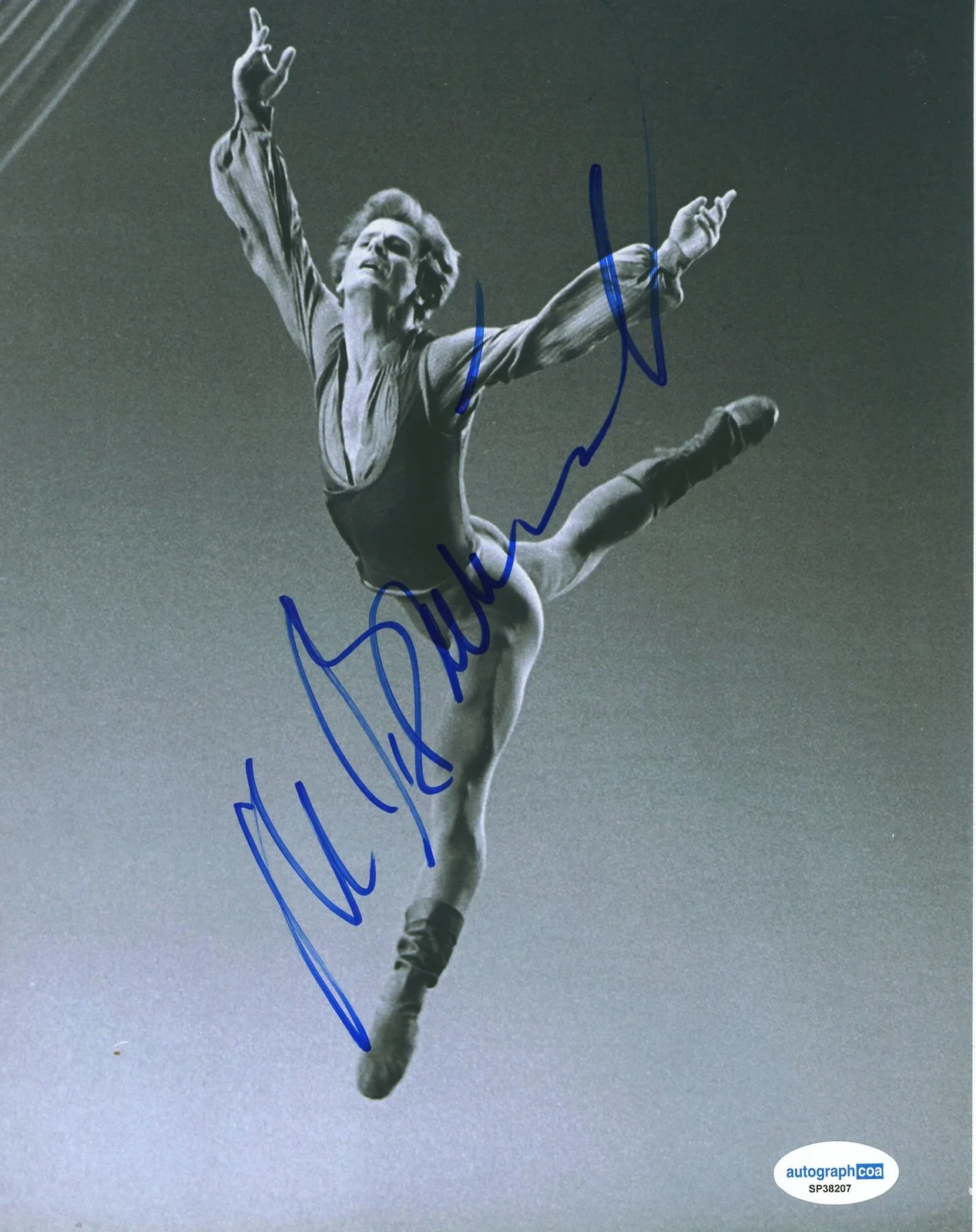 Mikhail Baryshnikov — Mikhail Baryshnikov AUTOGRAPH Signed Ballet Dancer Autographed 8x10 Photo ACOA, image 2