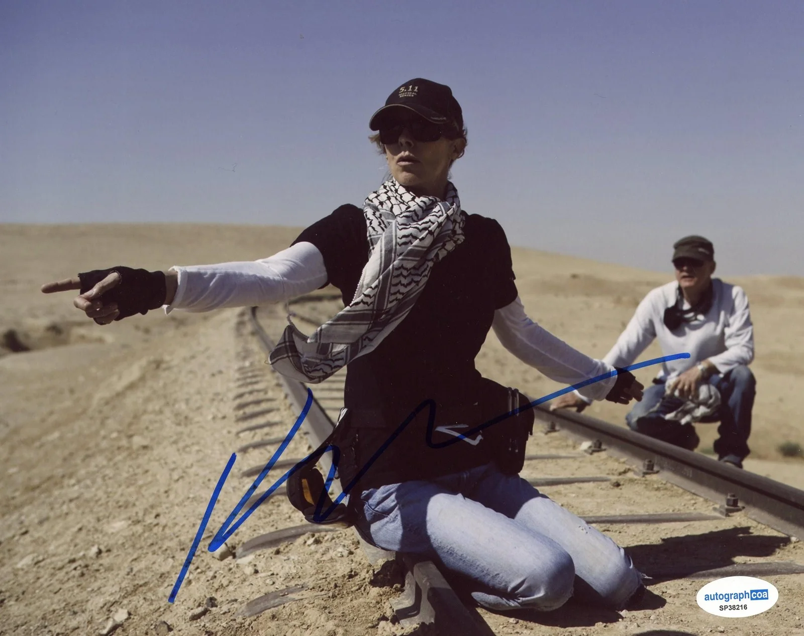Kathryn Bigelow — Kathryn Bigelow "The Hurt Locker" Director AUTOGRAPH Signed 8x10 Photo B ACOA, image 2