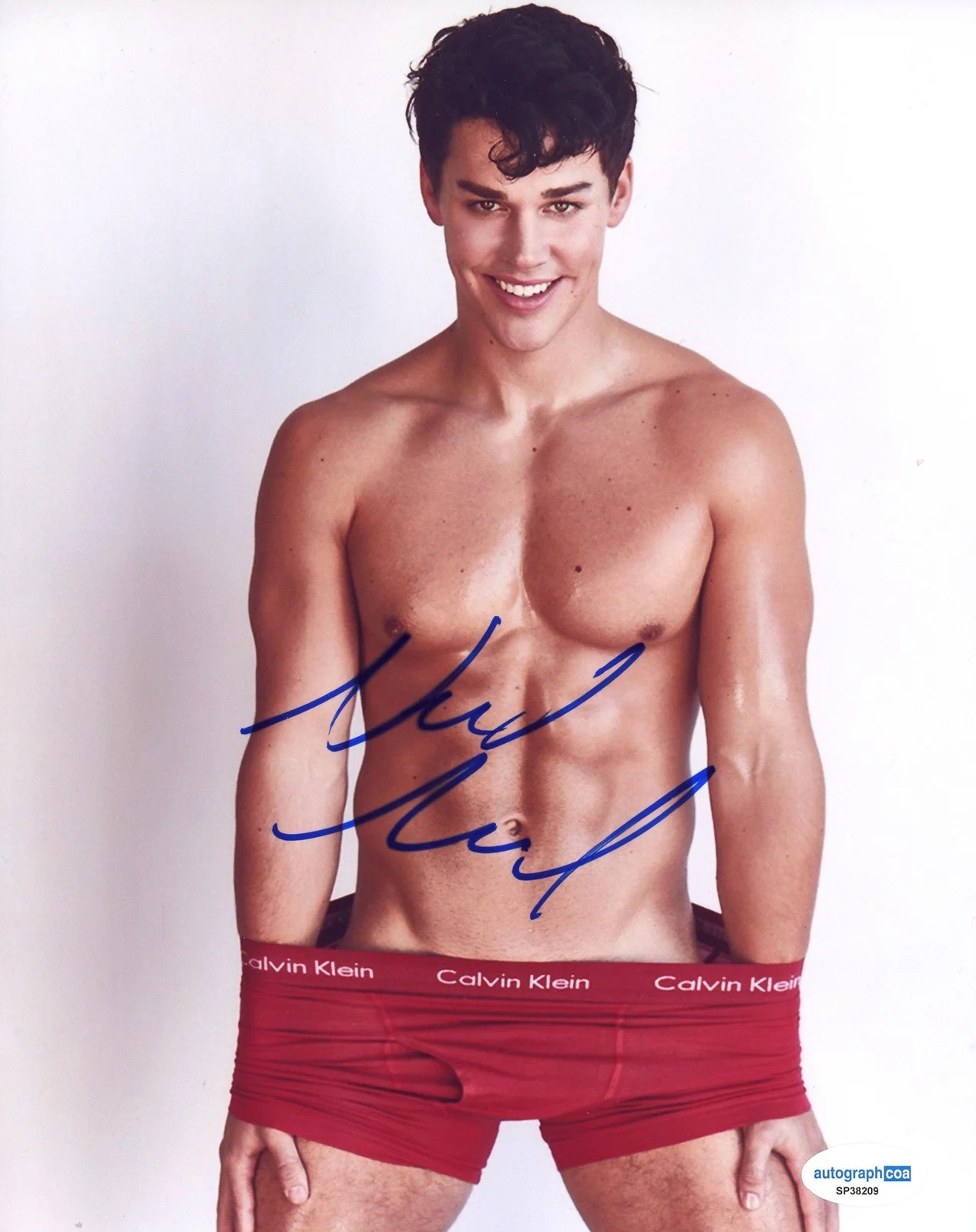 Noah Beck — Noah Beck "Noah Beck Tries Things" AUTOGRAPH Signed Shirtless 8x10 Photo ACOA, изображение 2
