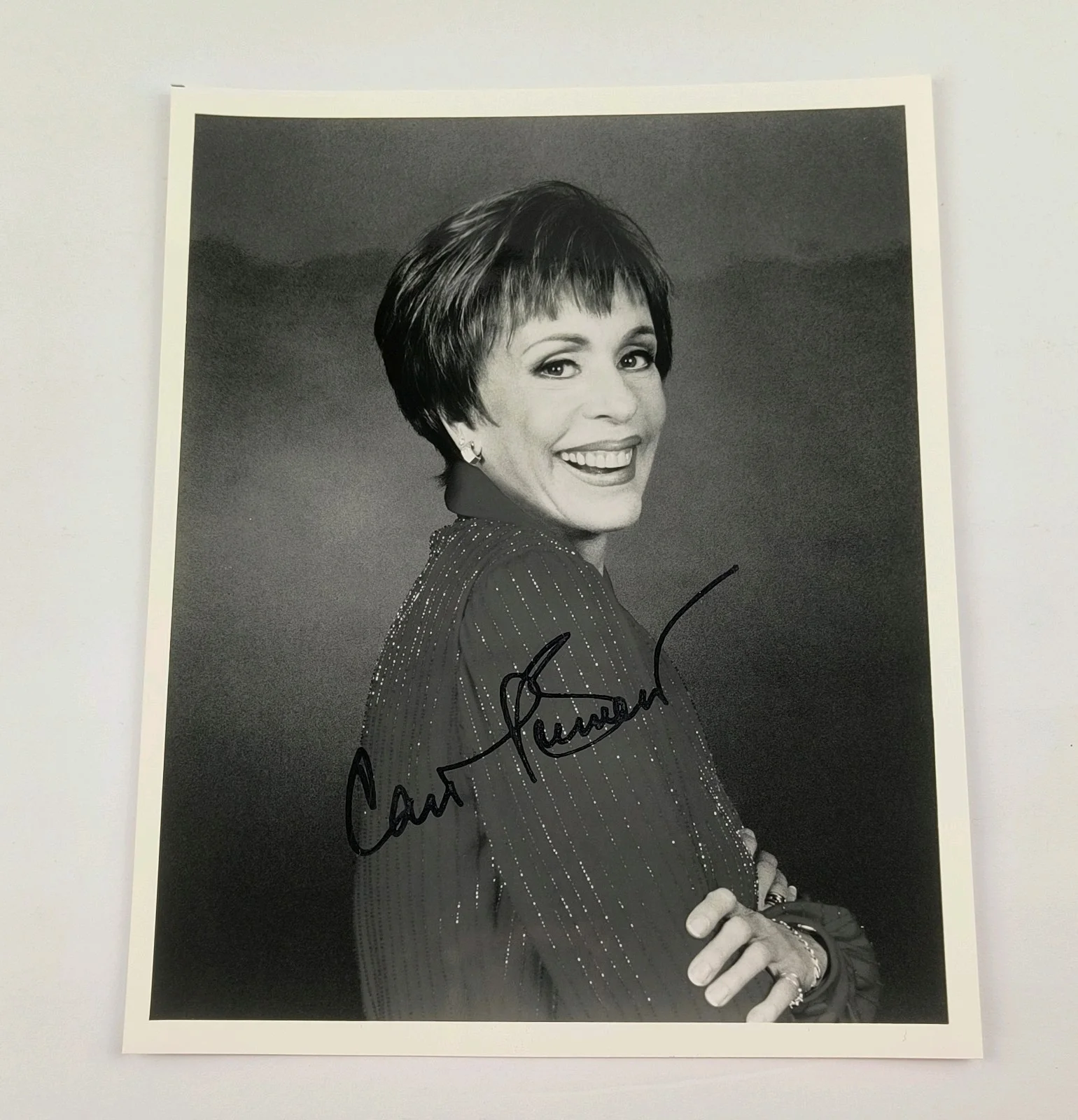 Carol Burnett — Carol Burnett Autograph 8x10 Black & White Vintage Photo Photograph L2, изображение 4