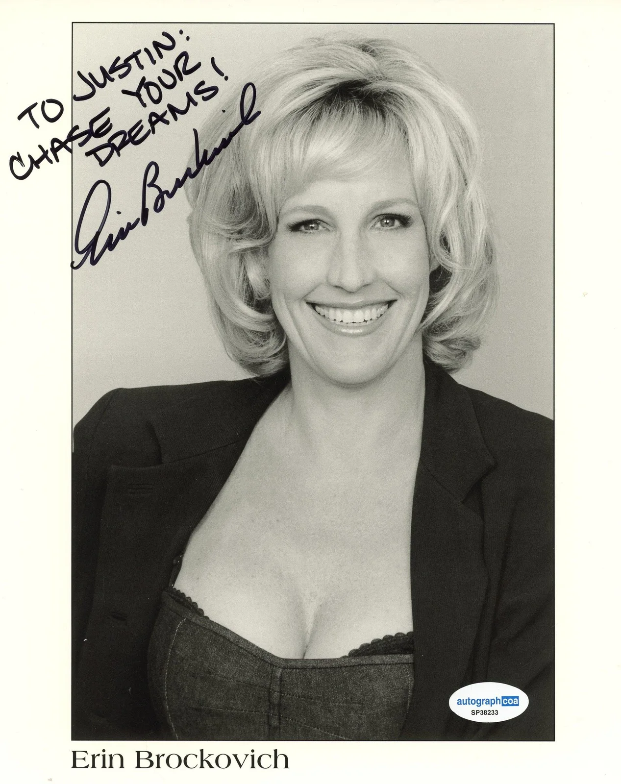 Erin Brockovich — Erin Brockovich "Challenge America" AUTOGRAPH Signed 8x10 Photo 'To Justin' ACOA, изображение 2