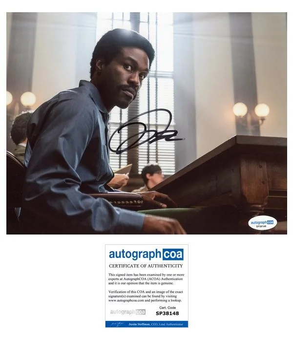 Yahya Abdul-Mateen II — Yahya Abdul-Mateen II "The Trial of the Chicago 7" AUTOGRAPH Signed 8x10 Photo