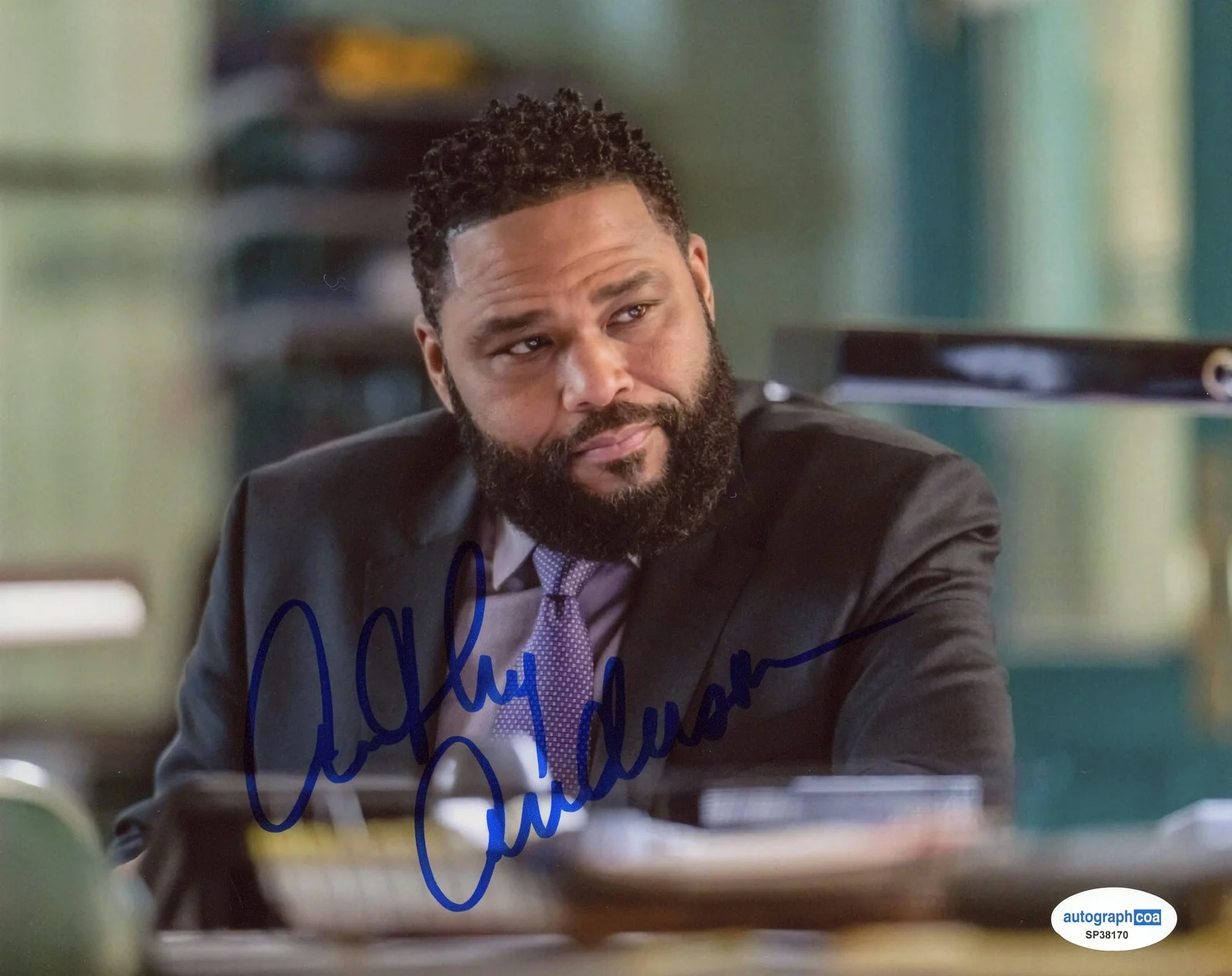 Anthony Anderson — Anthony Anderson "Law & Order" AUTOGRAPH Signed 'Kevin Bernard' 8x10 Photo B, image 2