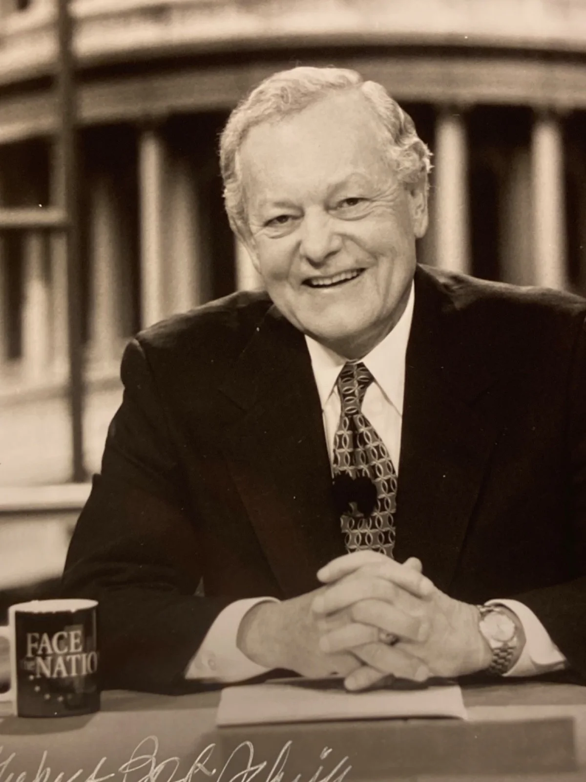 Hand SIGNED Bob Schieffer 7x9 (1998) Original CBS Press Photo - Face The Nation, изображение 4