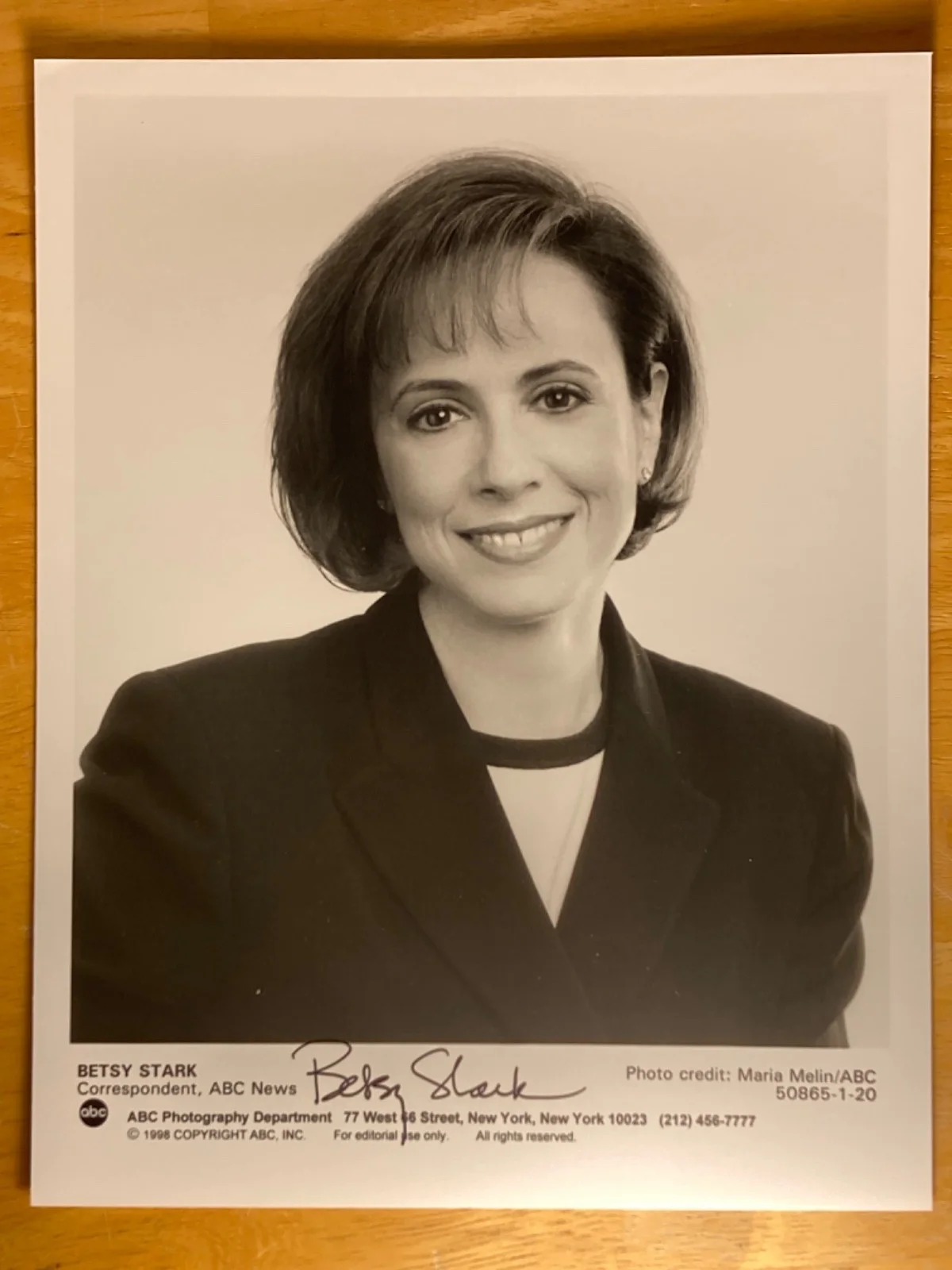 Hand SIGNED Betsy Stark 7x9 Original ABC News Press Photo - Correspondent, image 2