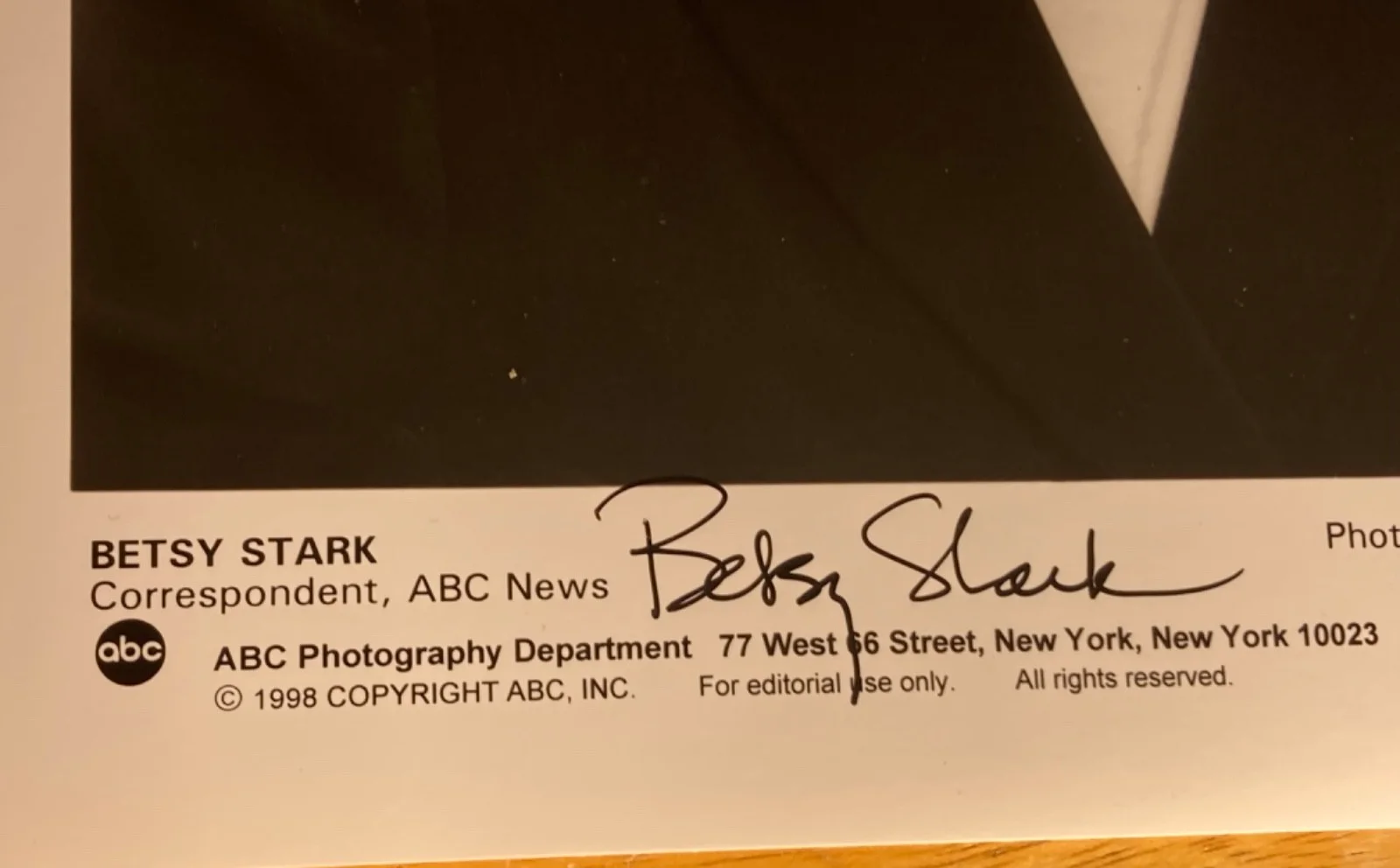 Hand SIGNED Betsy Stark 7x9 Original ABC News Press Photo - Correspondent, image 3