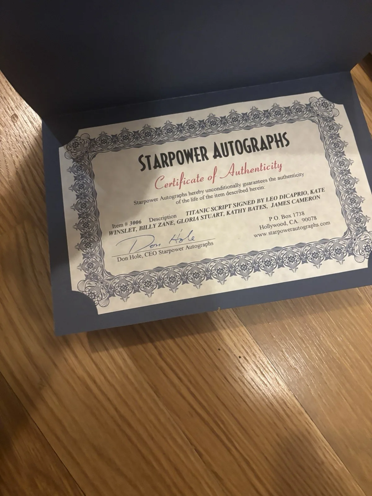 LEONARDODICAPRIOKATEWINSLETKATHYBATESJAMESCAMERON, more — Authentic Signed Titanic Movie Script And Soundtrack W/ COA, image 4