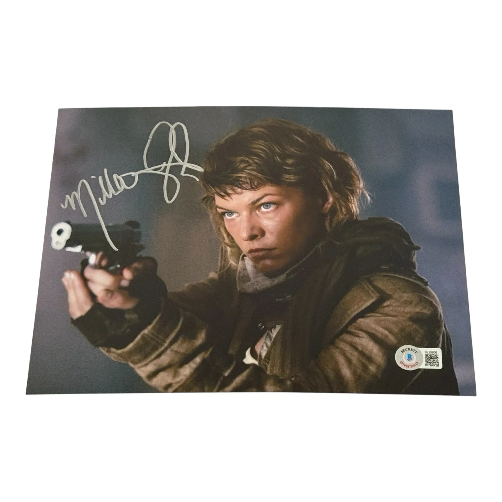 Milla Jovovich — Milla Jovovich Resident Evil Autographed Signed 8x10 Photo Beckett COA